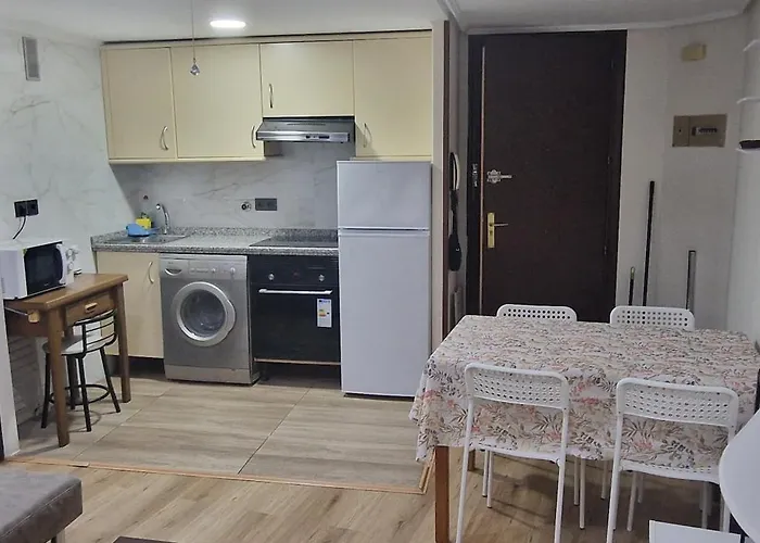 Apartamentos Salamanca Puerta Zamora, Centro, Wifi con salón y 2 dormitorios, Parking