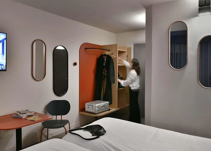 Ibis Styles Airport Aero 44