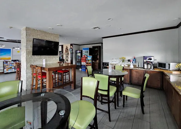 Days Inn & Suites By Wyndham Gonzales Tx