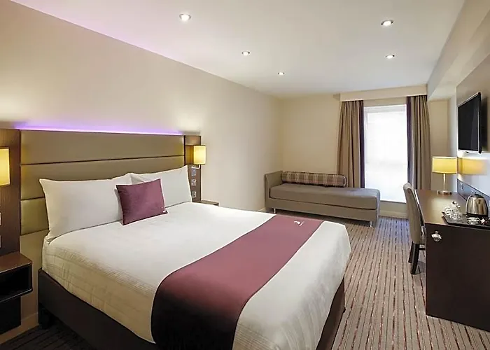 Hotels Close to Airport Premier Inn London Bank