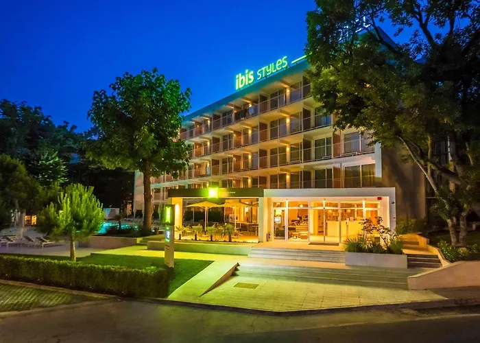 Ibis Styles Golden Sands Roomer Hotel