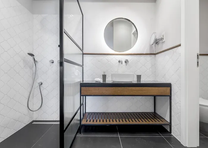 Budapest Eye- Boutique Suites, By Bqa