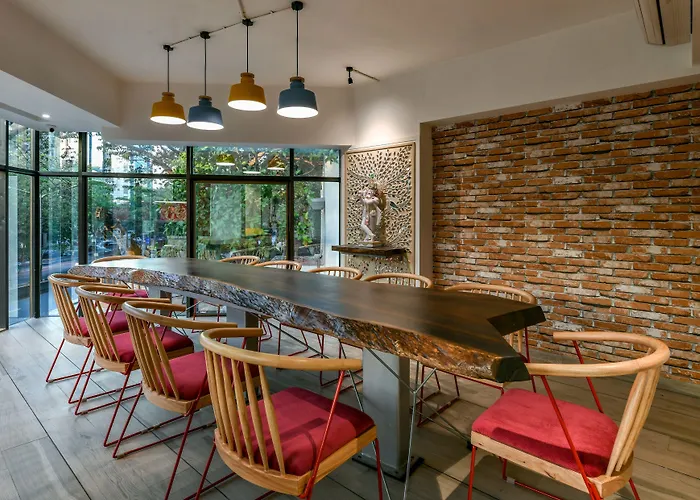 Indie Stays, Bkc