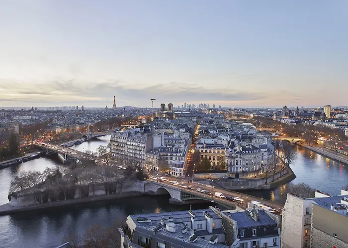 So/ Paris