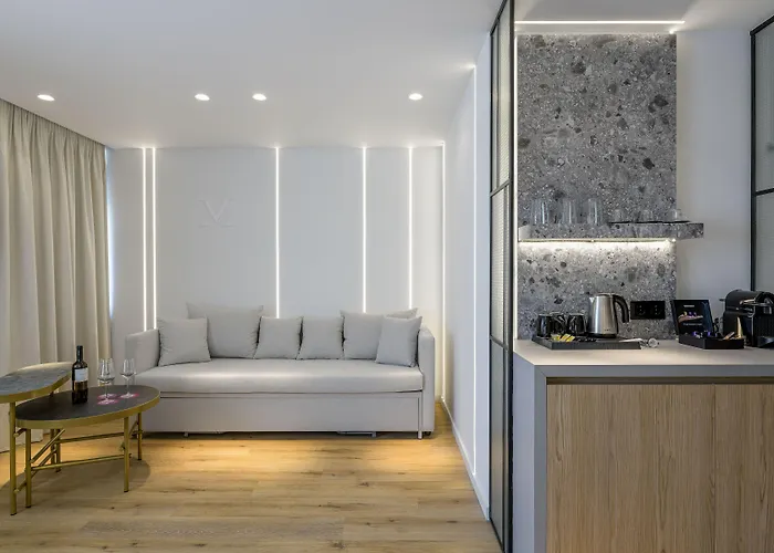 Acropolis Magenta Luxury Suites