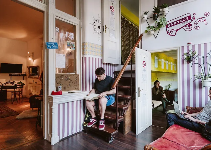 Baroque Hostel & Coworking