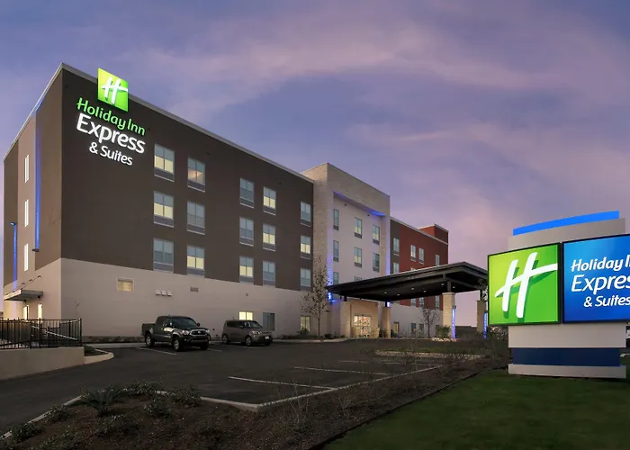 Hotels with tennis Holiday Inn Express & Suites San Antonio North-Windcrest By Ihg