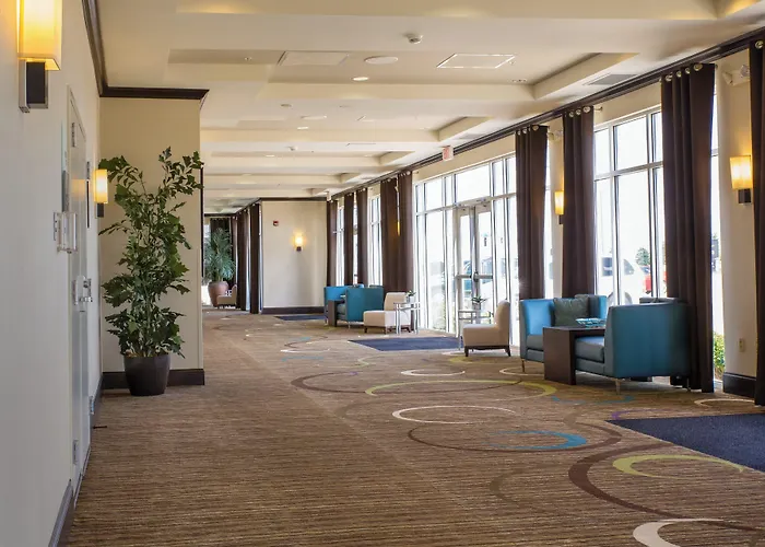 Holiday Inn Hotel & Suites Bloomington Airport By Ihg
