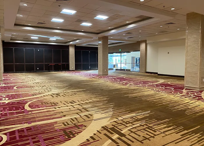 La Crystal -Los Angeles-Long Beach Area