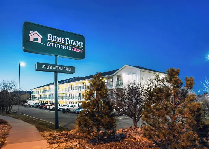 Hometowne Studios By Red Roof - Airport