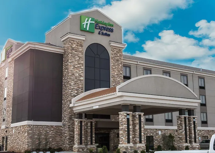Holiday Inn Express & Suites Southeast - I-35 By Ihg