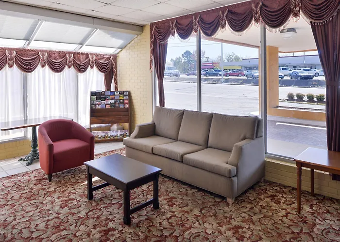 Golf hotels Quality Starkville Near University
