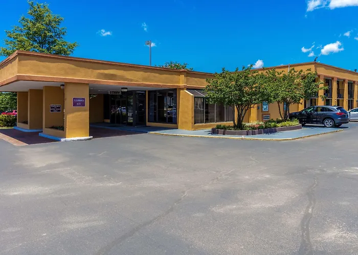 Golf hotels Quality Starkville Near University