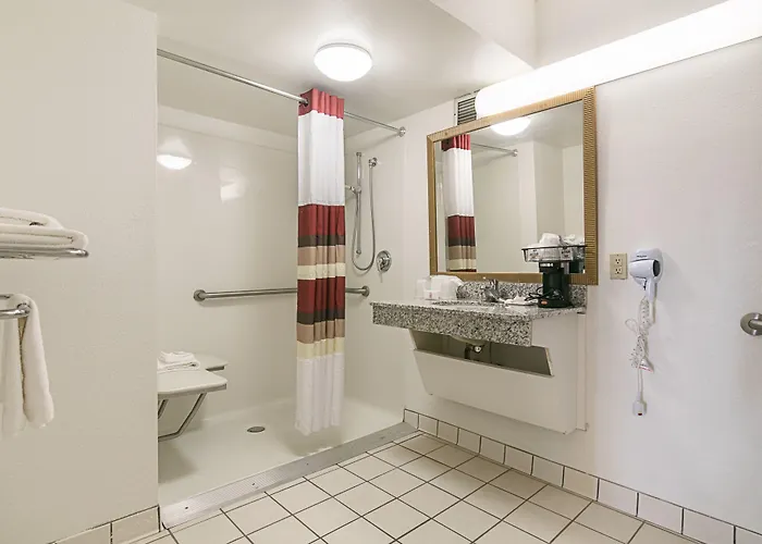 Red Roof Inn Forsyth