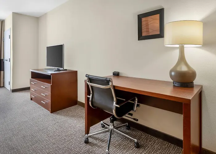 Comfort Suites Woodland - Sacramento Airport