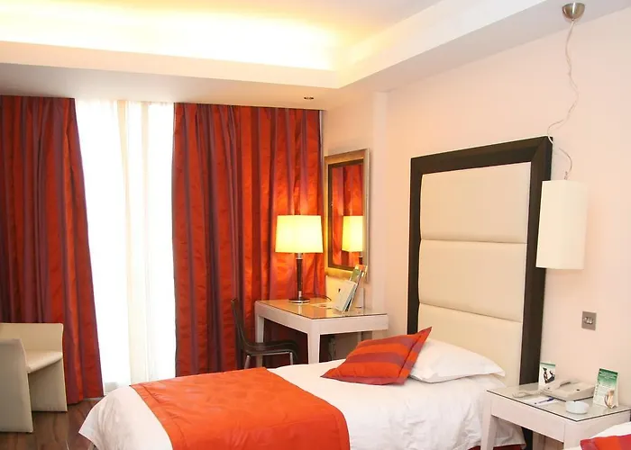 Hotel with pool: Nicosia City Center Hotel