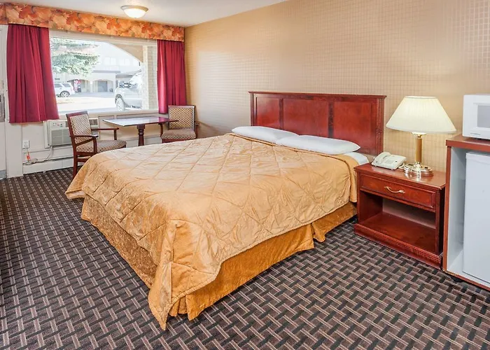 Cheap hotels Super 8 Calgary Village