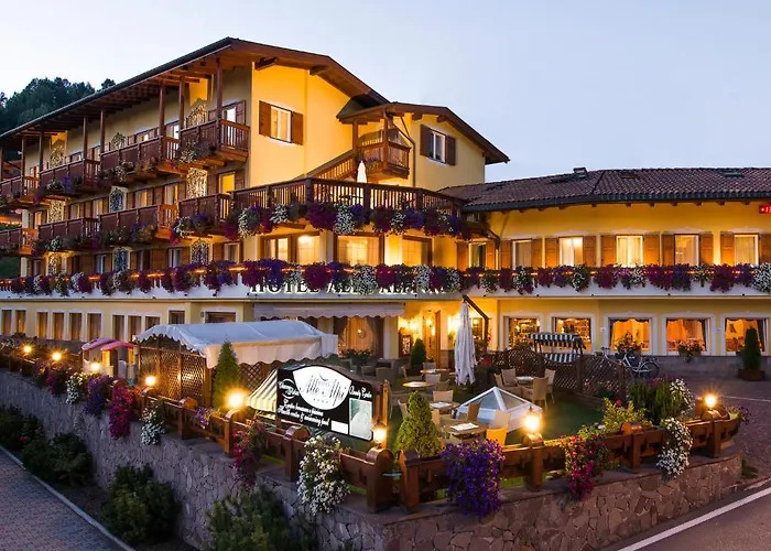 Hotel Con Piscina Alle Alpi