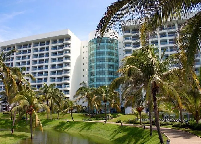 Hotels with tennis Grand Mayan Acapulco