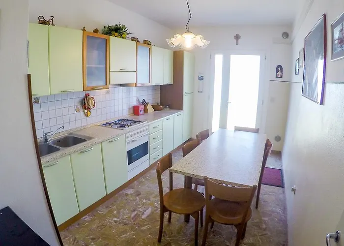 Hotel sulla spiaggia: Condominio Sole - Agenzia Cocal