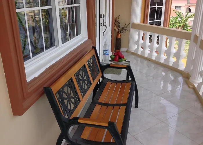 Bed and Breakfast Cazwin Villas