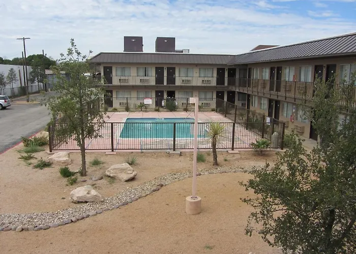 Resort: Howard Johnson By Wyndham Odessa Tx