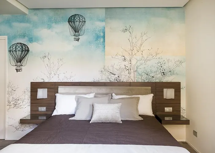 Rhome Suites