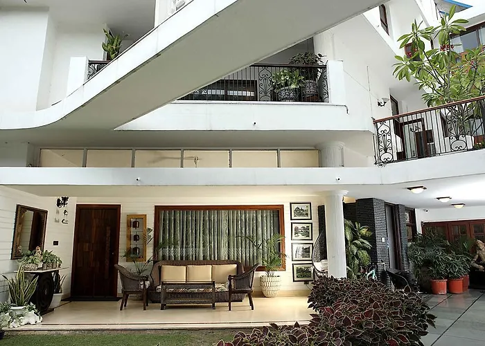 Golf hotel: Ahuja Residency Golf Links