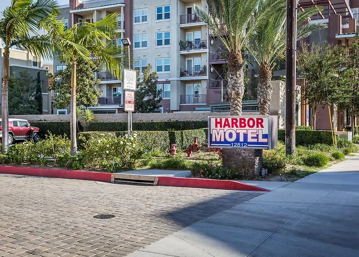 Harbor Motel