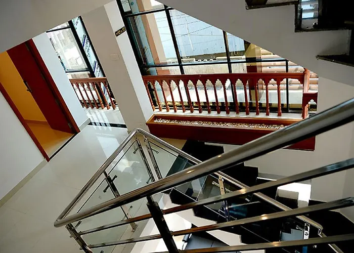 Guest house: Roopmahal