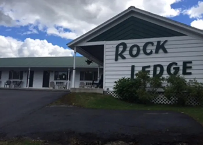 Motel: Rock Ledge Motel