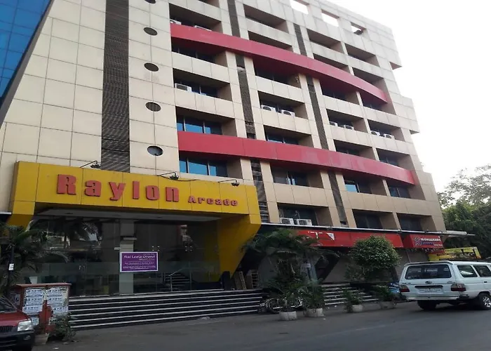 Airport Hotel: Sai Leela Grand