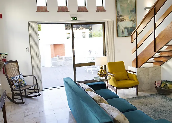  Art 4 You Cascais Suites