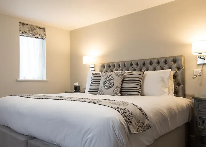 Family Hotel: The Maple Manor Hotel