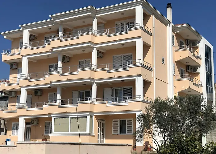 Queen Kodre Apartments