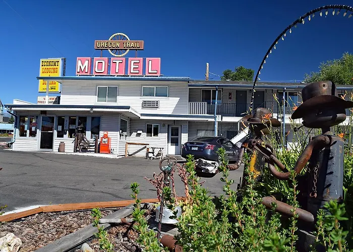 Motel: Oregon Trail Motel And Restaurant