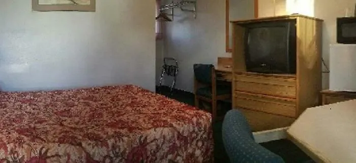 Motel: Oregon Trail Motel And Restaurant