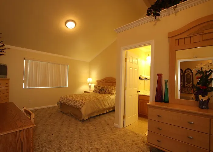 Monterey Fireside Lodge