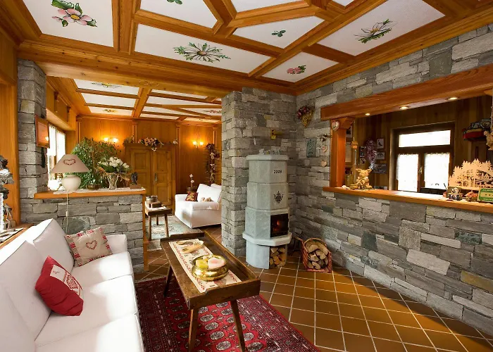 Albergo Alpenrose Ski&Bike Mountain Hotel