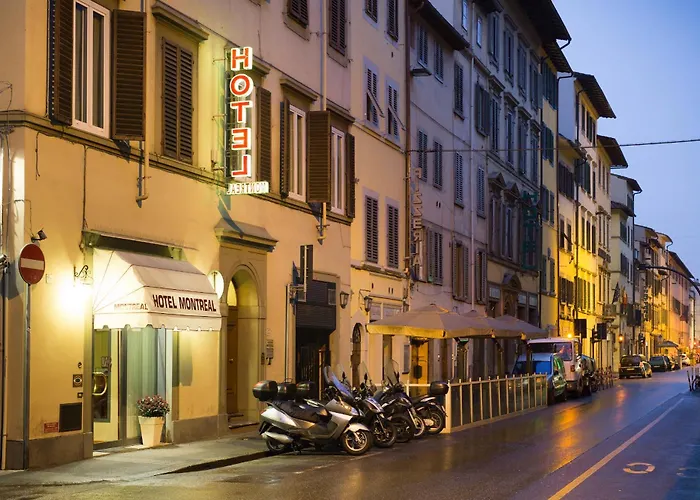 Central hotel: Hotel Montreal