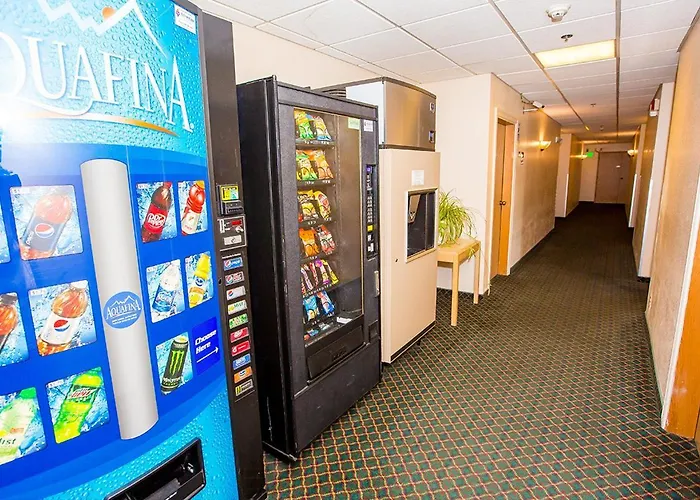 Village Inn & Suites Marysville