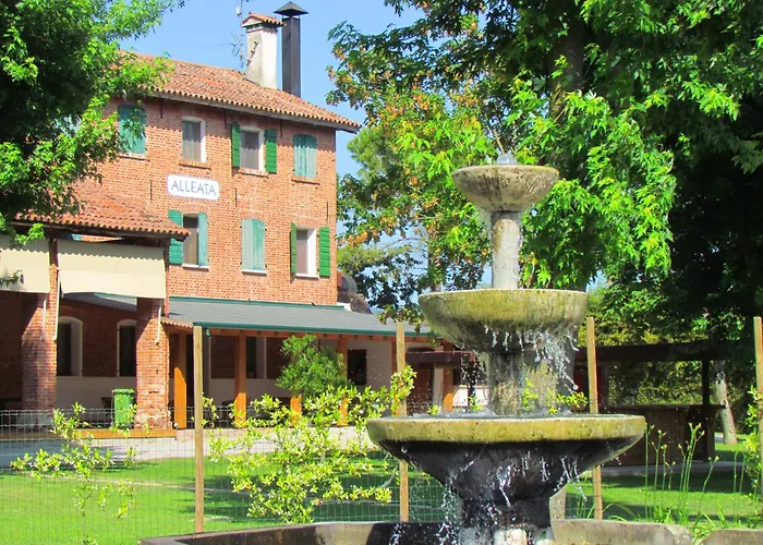 Villa con piscina: Agriturismo Ca' Alleata