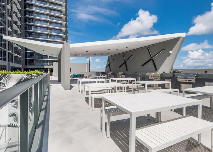 Ping Pong hotel: The Guild Downtown Miami