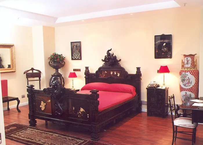 Hotel com casino: Foxa M30 Suites & Resort