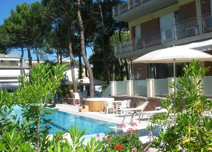 Hotel Con Piscina Ascot