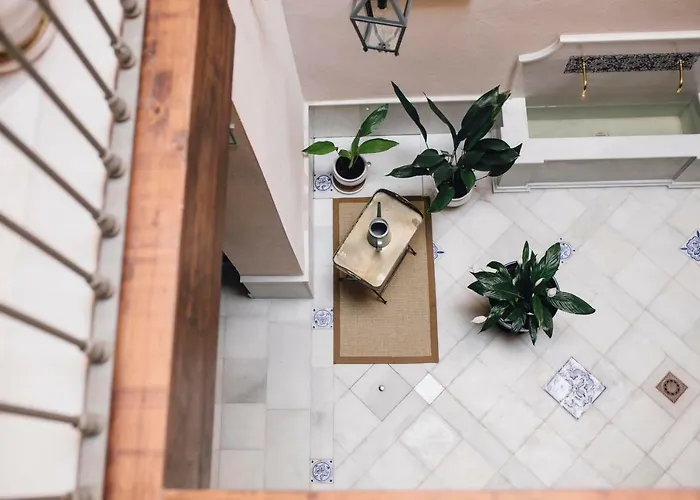  One&Lux Byron Suites