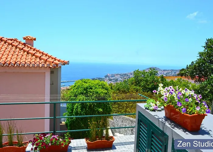 Villa Henriques
