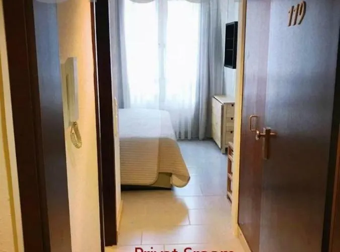 Günstiges Hotel: Sroom 118 And 119 In Center