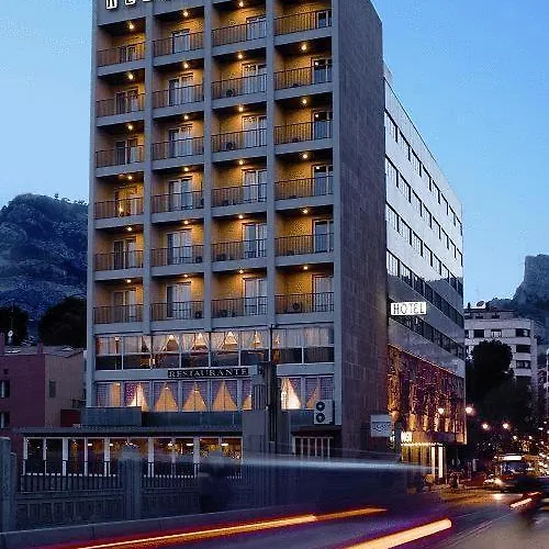 Hotel con vistas: Hotel Reconquista