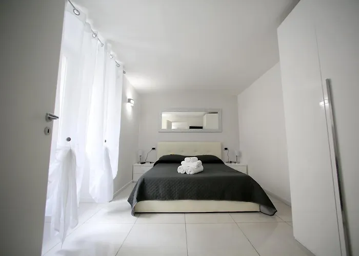 Hotel Jacuzzi: Live Naples